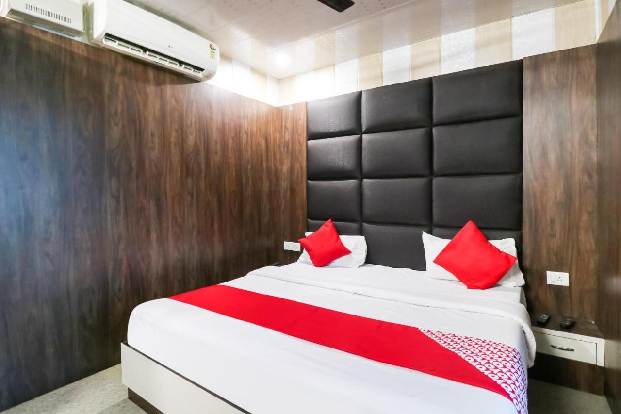 Oyo 6908 Hotel Royal City Āzamgarh Exterior foto