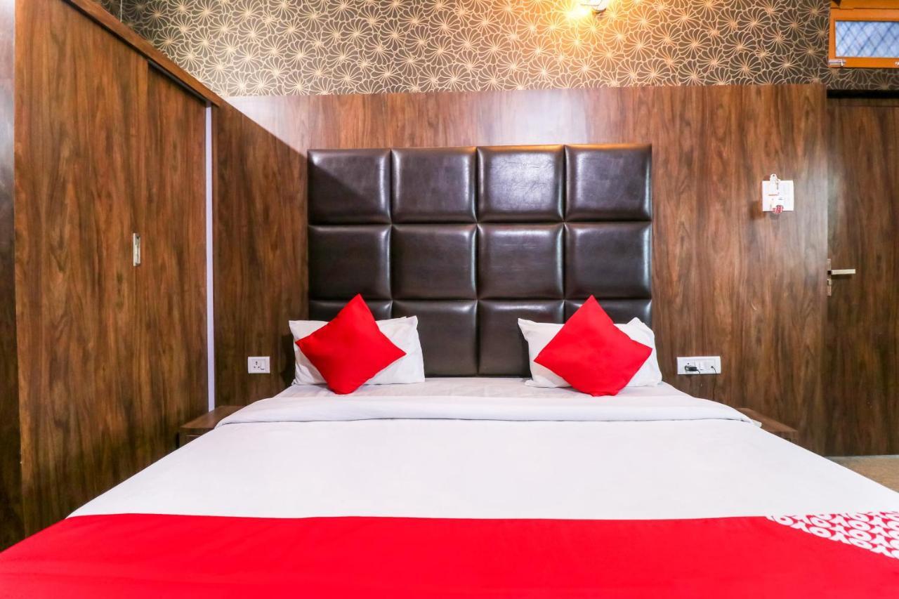 Oyo 6908 Hotel Royal City Āzamgarh Exterior foto