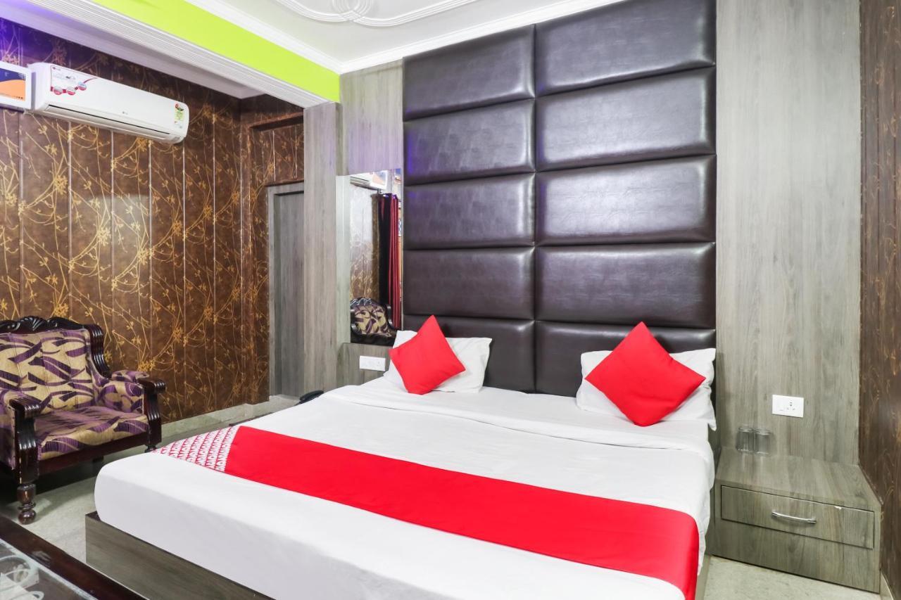 Oyo 6908 Hotel Royal City Āzamgarh Habitación foto