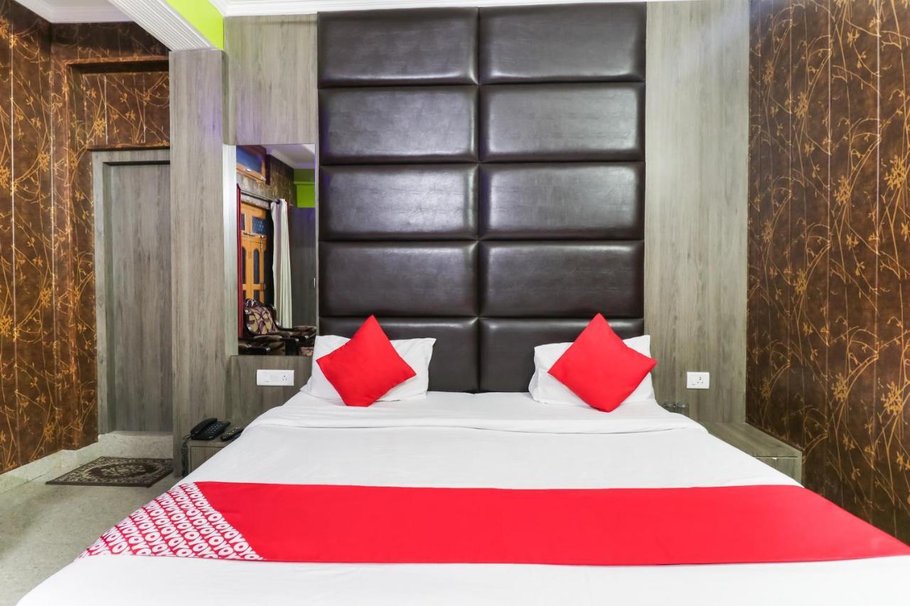Oyo 6908 Hotel Royal City Āzamgarh Habitación foto